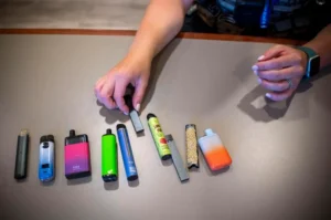 Cleaning Different Types of Vapes